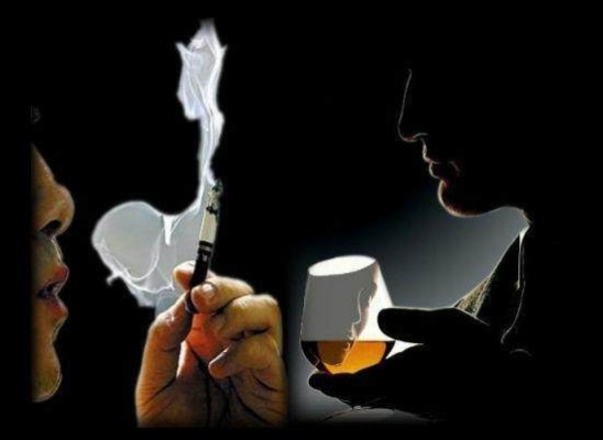 烟酒与伤感：情感共鸣的图片集锦