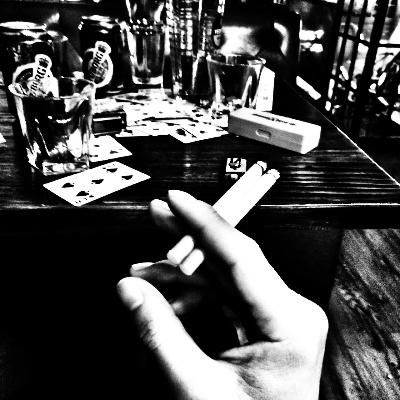 烟酒与情感，探索人类情感与物质消费的复杂关系广西代工香烟 - 3 - 635香烟网