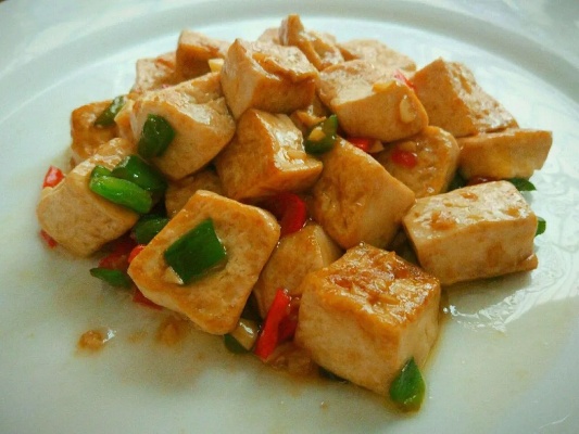 葱烧豆腐用的是什么豆腐，大葱烧豆腐正宗做法