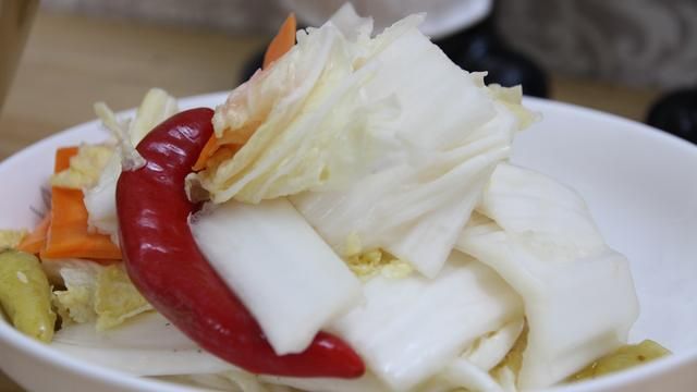 怎么做四川泡菜最好吃最脆视频，怎么做四川泡菜