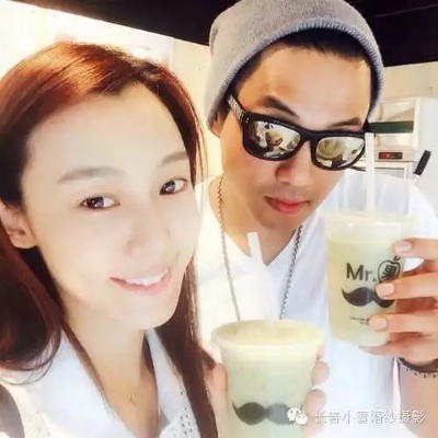 黑人范范求婚:浪漫瞬间引爆全网,真爱感动千万网友 黑人范范求婚:浪漫瞬间引爆全网,真爱感动千万网友