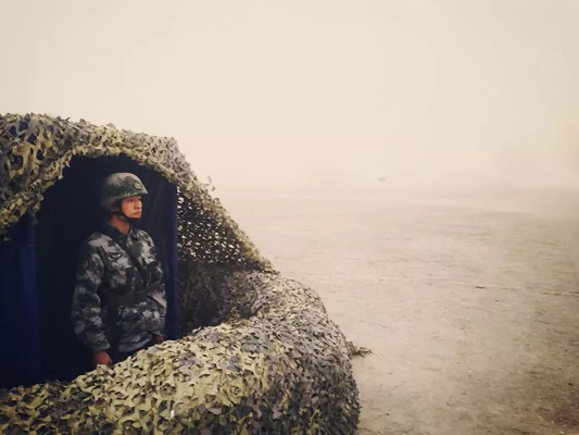 荒凉的防守:我在前线见证的孤独与坚守 荒凉的防守:我在前线见证的孤独与坚守