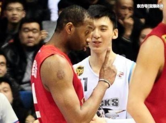 麦迪肘击吉喆事件回顾:那一肘引发的篮球江湖恩怨 麦迪肘击吉喆事件回顾:那一肘引发的篮球江湖恩怨
