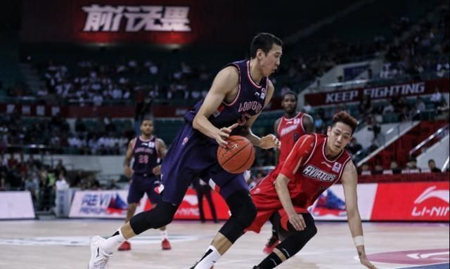 郑准:从默默无闻到闪耀舞台的篮球传奇 郑准:从默默无闻到闪耀舞台的篮球传奇