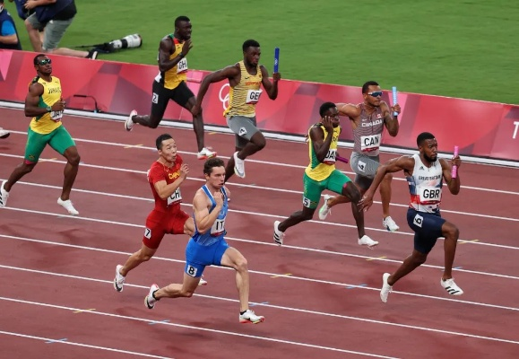 男子4×100米接力:速度与默契的极致较量 男子4×100米接力:速度与默契的极致较量