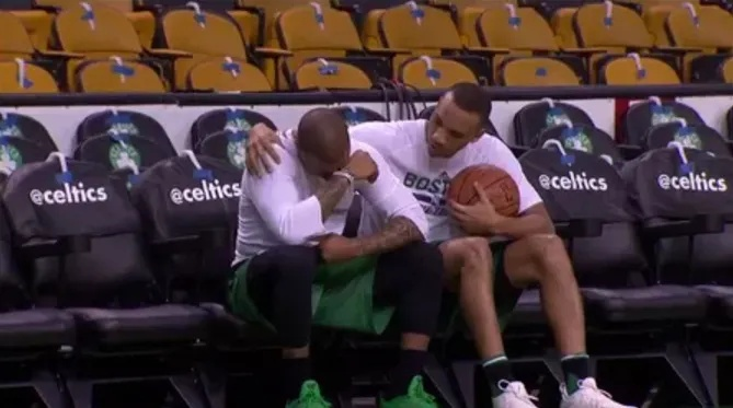 NBA经典情话:赛场上的浪漫瞬间,你get到了吗? NBA经典情话:赛场上的浪漫瞬间,你get到了吗?