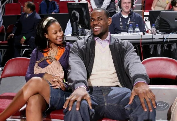 NBA最佳情侣:场上的火花,场下的温情 NBA最佳情侣:场上的火花,场下的温情