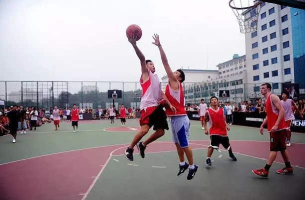 篮球规则解析:为什么“进攻3秒”让比赛更公平? 篮球规则解析:为什么“进攻3秒”让比赛更公平?