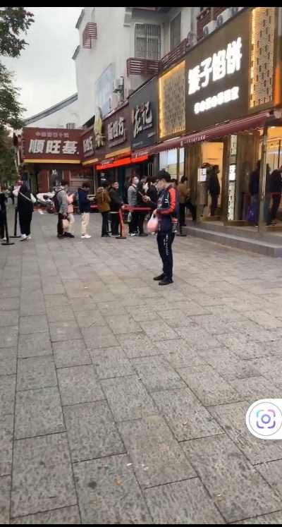 2025年宁波鼓楼小吃街哪家油赞子最酥脆?排队攻略 2025年宁波鼓楼小吃街哪家油赞子最酥脆?排队攻略