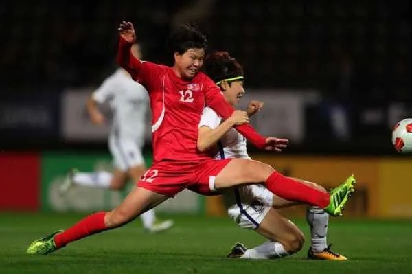 韩国女足vs朝鲜女足:绿茵场上的南北对决,热血与信念的碰撞 韩国女足vs朝鲜女足:绿茵场上的南北对决,热血与信念的碰撞