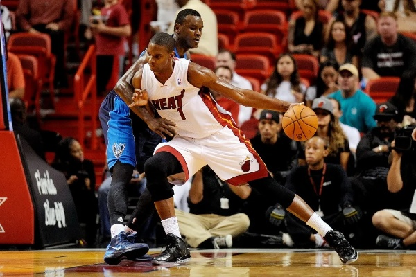 热火小牛:NBA赛场上的激情碰撞与传奇故事 热火小牛:NBA赛场上的激情碰撞与传奇故事
