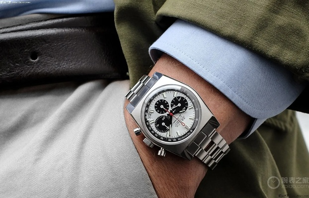 经典复刻版手表亮相传承经典款式惊艳问世 复刻 经典 手表 手表资讯 第1张 经典复刻版手表亮相传承经典款式惊艳问世 复刻 经典 手表 手表资讯 第1张