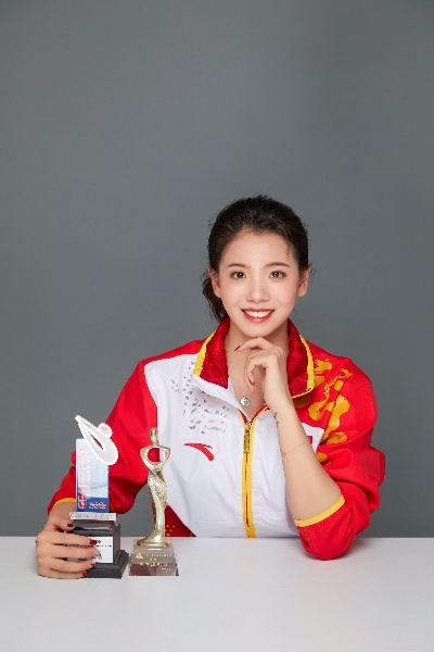 连婕:用热爱与坚持,书写属于自己的璀璨人生 连婕:用热爱与坚持,书写属于自己的璀璨人生