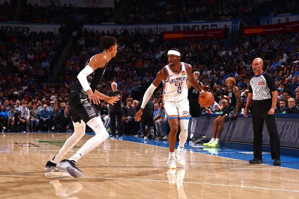 雷霆马刺:NBA赛场上的激情碰撞与战术博弈 雷霆马刺:NBA赛场上的激情碰撞与战术博弈