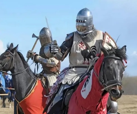 骑士德恩:一位用行动诠释勇气的现代英雄 骑士德恩:一位用行动诠释勇气的现代英雄