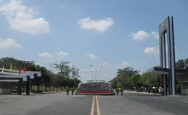 桂林市最大学校是哪个 桂林市最大学校是哪个