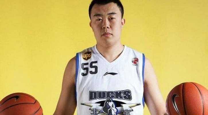 韩德君:从辽宁男篮的“定海神针”到球迷心中的不老传奇 韩德君:从辽宁男篮的“定海神针”到球迷心中的不老传奇