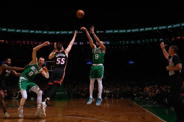 NBA赛场上的“任嚣”:球场上的无畏战士 NBA赛场上的“任嚣”:球场上的无畏战士
