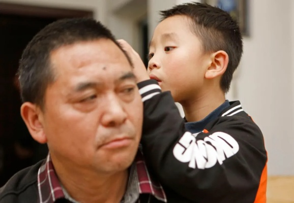 郑俊树父亲:一位普通父亲的非凡坚守,诠释父爱如山 郑俊树父亲:一位普通父亲的非凡坚守,诠释父爱如山