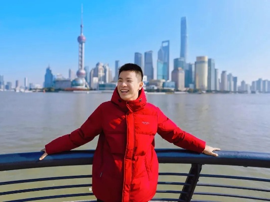 金明辉:一个普通人的不平凡人生,我的故事与你分享 金明辉:一个普通人的不平凡人生,我的故事与你分享