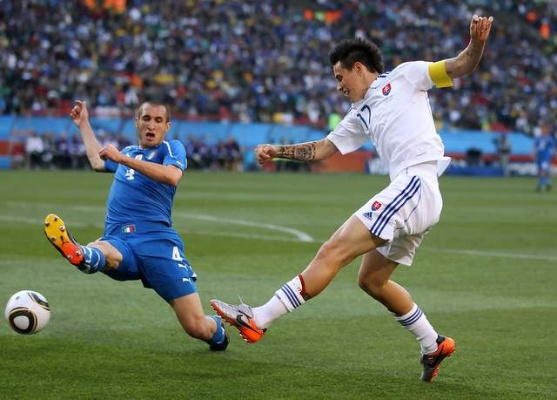 2010南非世界杯巅峰对决:意大利vs英格兰的激情碰撞 2010南非世界杯巅峰对决:意大利vs英格兰的激情碰撞