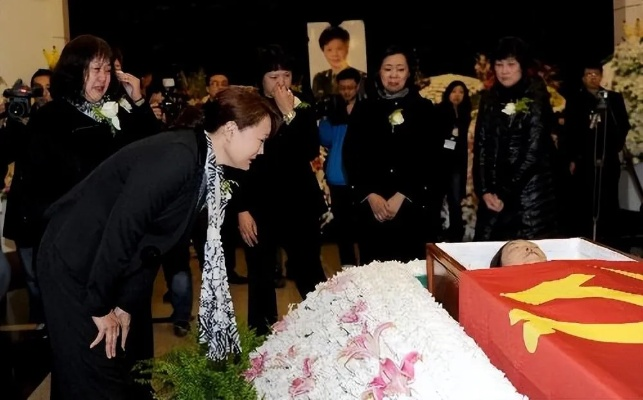 女排精神永存:追忆陈招娣追悼会上的感动瞬间 女排精神永存:追忆陈招娣追悼会上的感动瞬间