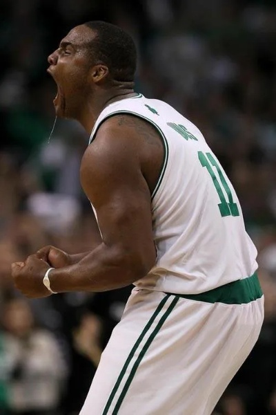 NBA赛场上的怒吼:张嘴咆哮的力量与魅力 NBA赛场上的怒吼:张嘴咆哮的力量与魅力