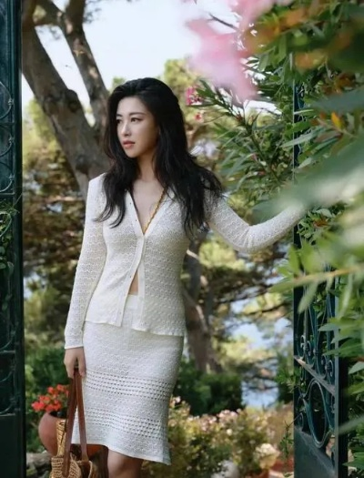 尤文老板娘朱珠:从豪门太太到独立女性,我的蜕变与成长 尤文老板娘朱珠:从豪门太太到独立女性,我的蜕变与成长