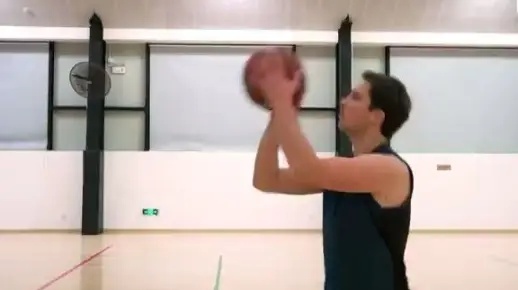 篮球内线技术教学视频，NBA手游怎么跳过新手教程