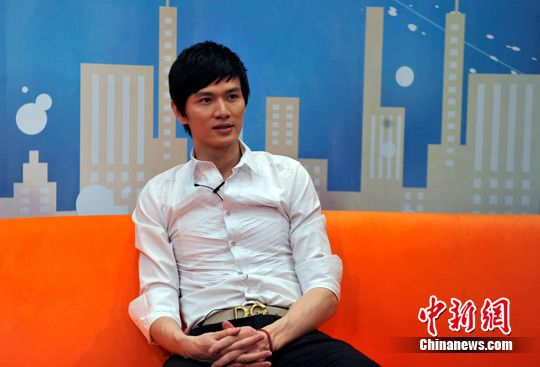鲍春来激凸引热议!独家专访:我为何选择勇敢面对 鲍春来激凸引热议!独家专访:我为何选择勇敢面对