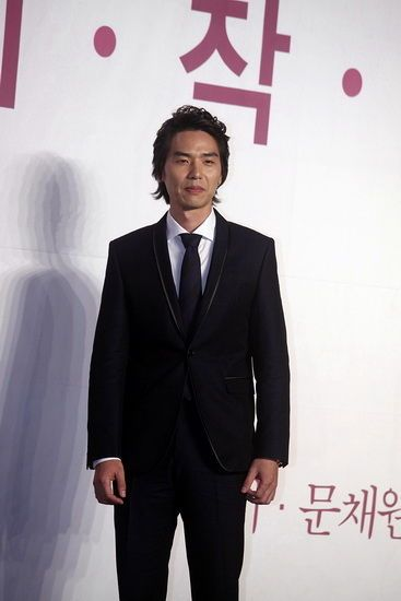 金泰勋:从默默无闻到闪耀舞台的励志传奇 金泰勋:从默默无闻到闪耀舞台的励志传奇