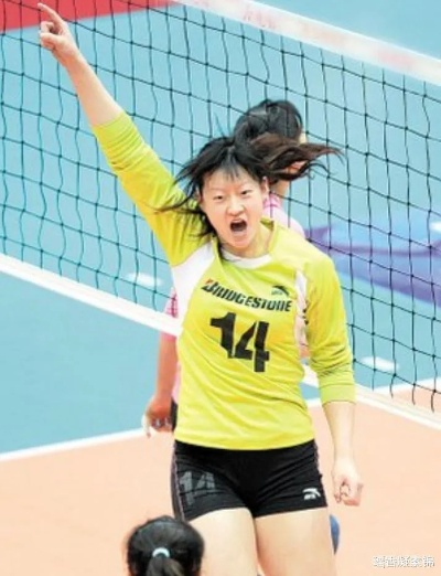 从默默无闻到闪耀舞台:陈丽怡的成长之路让我热泪盈眶 从默默无闻到闪耀舞台:陈丽怡的成长之路让我热泪盈眶