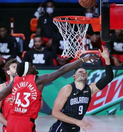 NBA卡浓:卡位战中的战术智慧 NBA卡浓:卡位战中的战术智慧