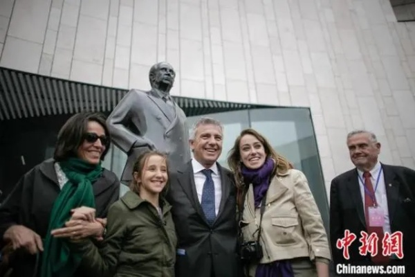 我与萨马拉奇的难忘邂逅:一段改变人生的奇妙旅程 我与萨马拉奇的难忘邂逅:一段改变人生的奇妙旅程