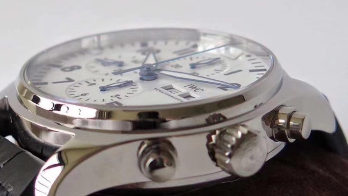 高端复刻腕表惊艳亮相:万国表高仿版引发市场热议 复刻 高仿版 腕表 万国表 手表资讯 第1张 高端复刻腕表惊艳亮相:万国表高仿版引发市场热议 复刻 高仿版 腕表 万国表 手表资讯 第1张