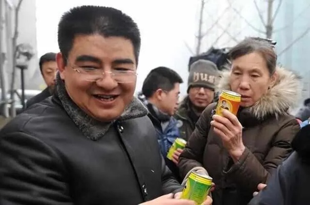 陈光标跳水救人:那一刻,我毫不犹豫地跳了下去 陈光标跳水救人:那一刻,我毫不犹豫地跳了下去