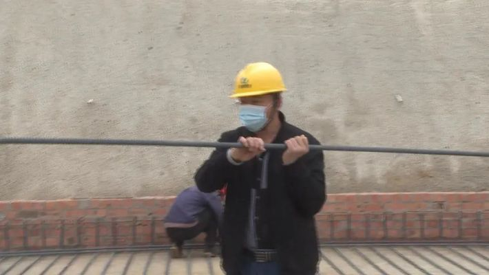 钢管哥:从工地到网络,一位普通工人的逆袭人生 钢管哥:从工地到网络,一位普通工人的逆袭人生