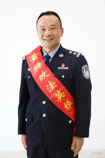 龚厚钦:一位坚守正义的平凡英雄,用行动诠释责任与担当 龚厚钦:一位坚守正义的平凡英雄,用行动诠释责任与担当