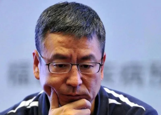 白岩松回应枪案报道:一个新闻人的坚守与无奈 白岩松回应枪案报道:一个新闻人的坚守与无奈