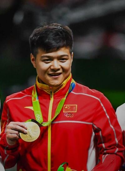 从举重小将到奥运冠军:龙清泉的逆袭之路 从举重小将到奥运冠军:龙清泉的逆袭之路