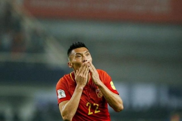 足球之夜:于大宝的绿茵传奇与家国情怀 足球之夜:于大宝的绿茵传奇与家国情怀