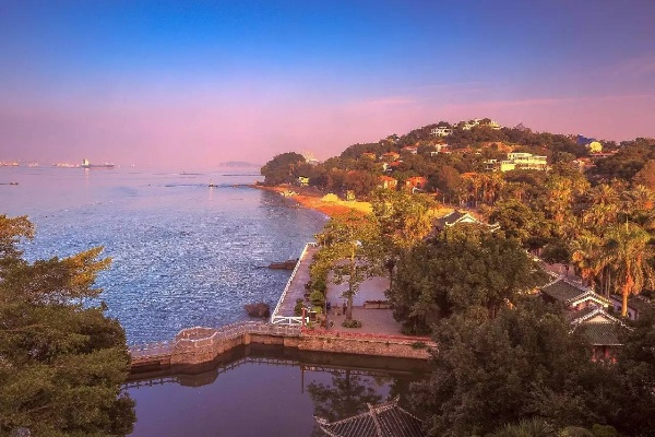 在厦门生活得好累,好想离开厦门,可是家里人一直不想让自己换城市,换你会怎么做? 在厦门生活得好累,好想离开厦门,可是家里人一直不想让自己换城市,换你会怎么做?