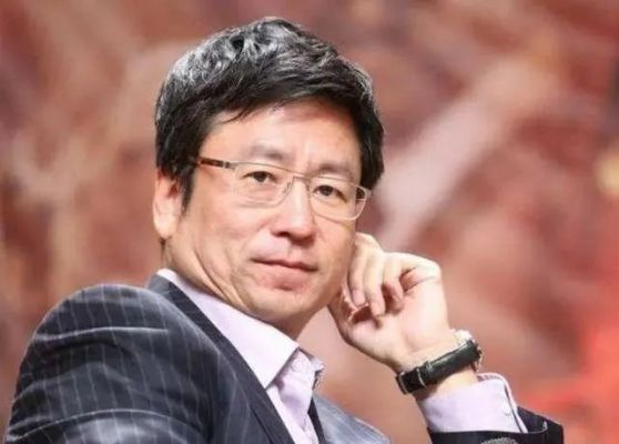 白岩松论道人生:年轻人如何在迷茫中找到自己的方向? 白岩松论道人生:年轻人如何在迷茫中找到自己的方向?