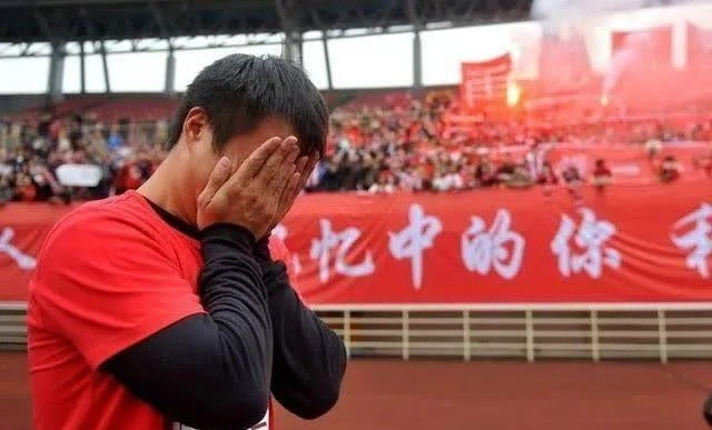马德兴微博为何成为球迷的“精神加油站”?揭秘背后的情感力量 马德兴微博为何成为球迷的“精神加油站”?揭秘背后的情感力量