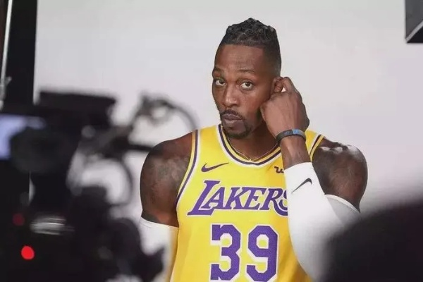霍华德交易:NBA历史上最具争议的球员转会之一 霍华德交易:NBA历史上最具争议的球员转会之一