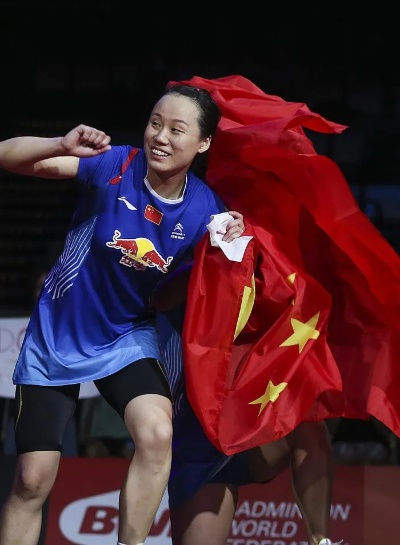 从羽坛巅峰到人生新起点:赵芸蕾的华丽转身与内心独白 从羽坛巅峰到人生新起点:赵芸蕾的华丽转身与内心独白