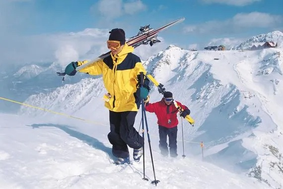 世界杯滑雪登山:激情飞跃,挑战极限的运动盛宴 世界杯滑雪登山:激情飞跃,挑战极限的运动盛宴