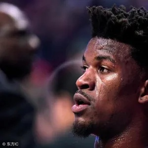 NBA吉米巴特勒:赛场上的独行者,力量与智慧的完美结合 NBA吉米巴特勒:赛场上的独行者,力量与智慧的完美结合