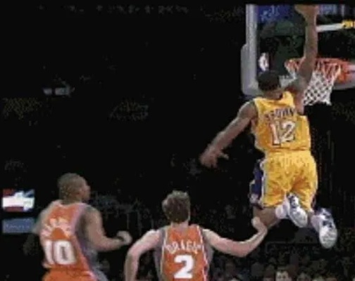 香农布朗扣篮:NBA历史上最具爆发力的瞬间之一 香农布朗扣篮:NBA历史上最具爆发力的瞬间之一