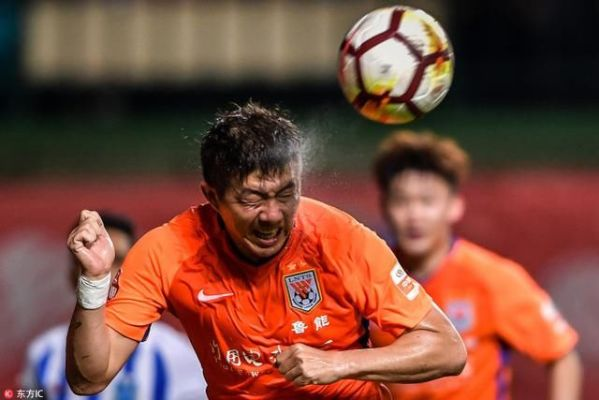鲁能崔鹏:从青涩少年到球队灵魂的励志成长之路 鲁能崔鹏:从青涩少年到球队灵魂的励志成长之路
